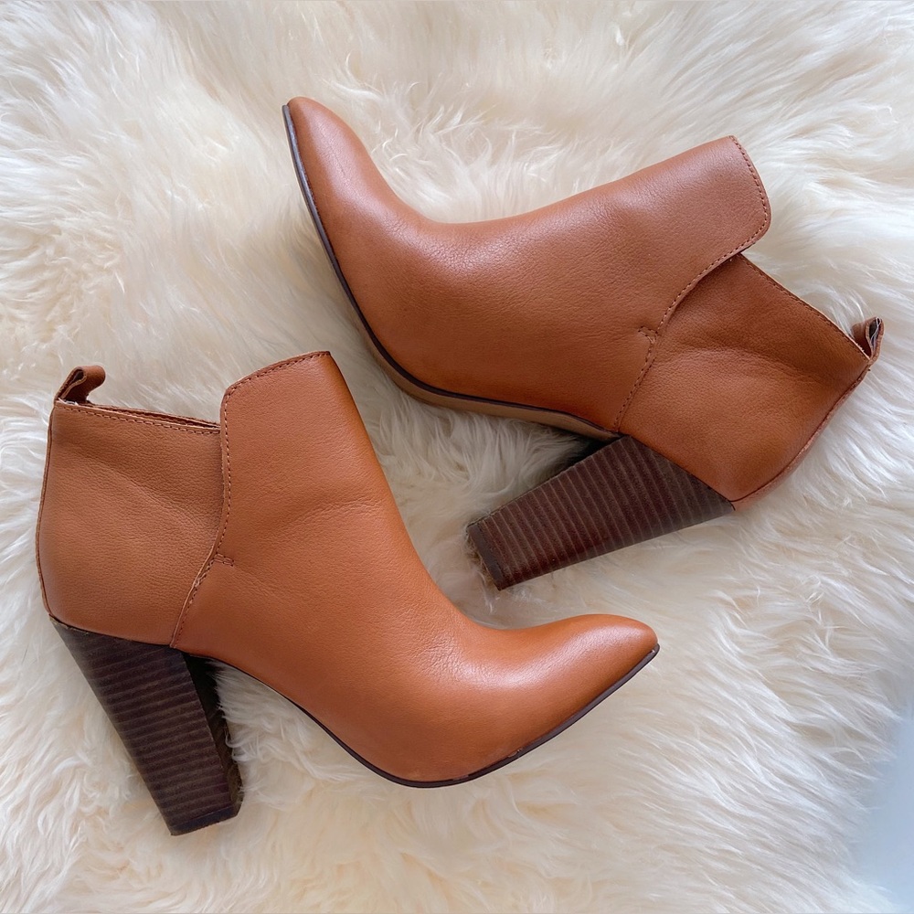 STEVE MADDEN Tan leather booties boots jammies size 8